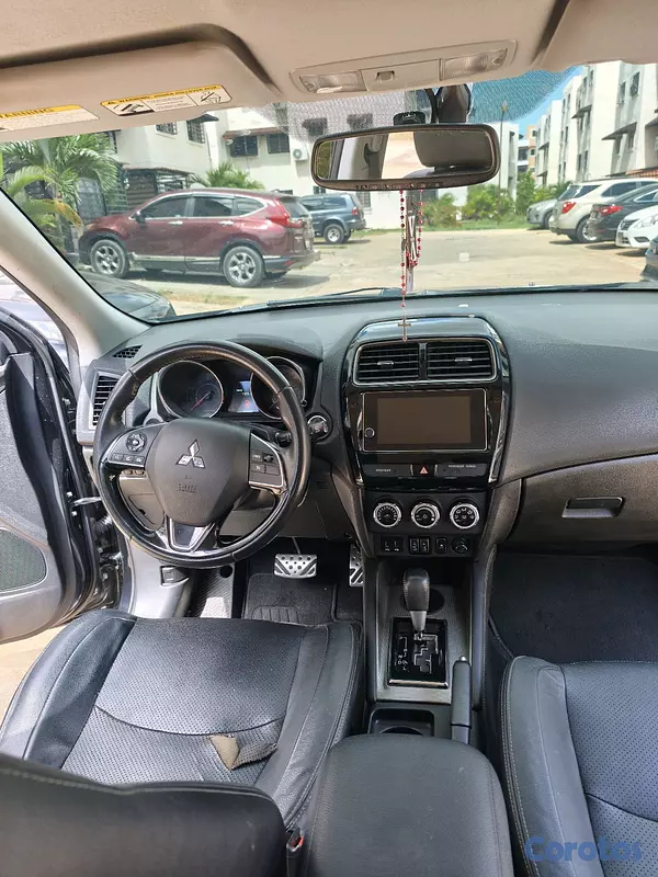 jeepetas y camionetas - Mitsubishi Outlander en muy excelente condiciones 13