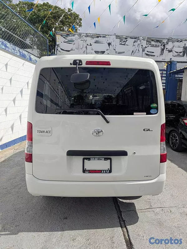 jeepetas y camionetas - TOYOTA TOWN ACE 2020 5