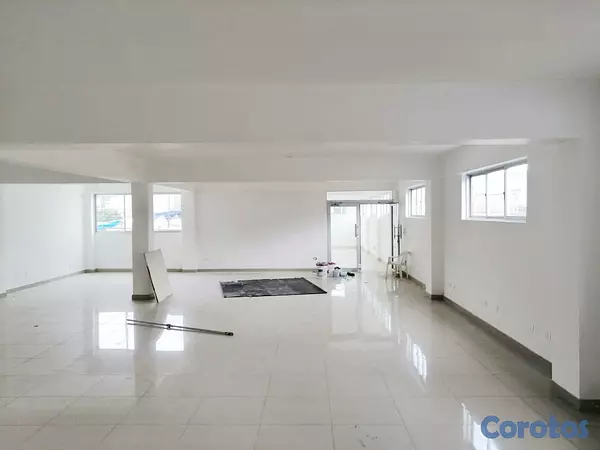 oficinas y locales comerciales - Local céntrico en serralles 2