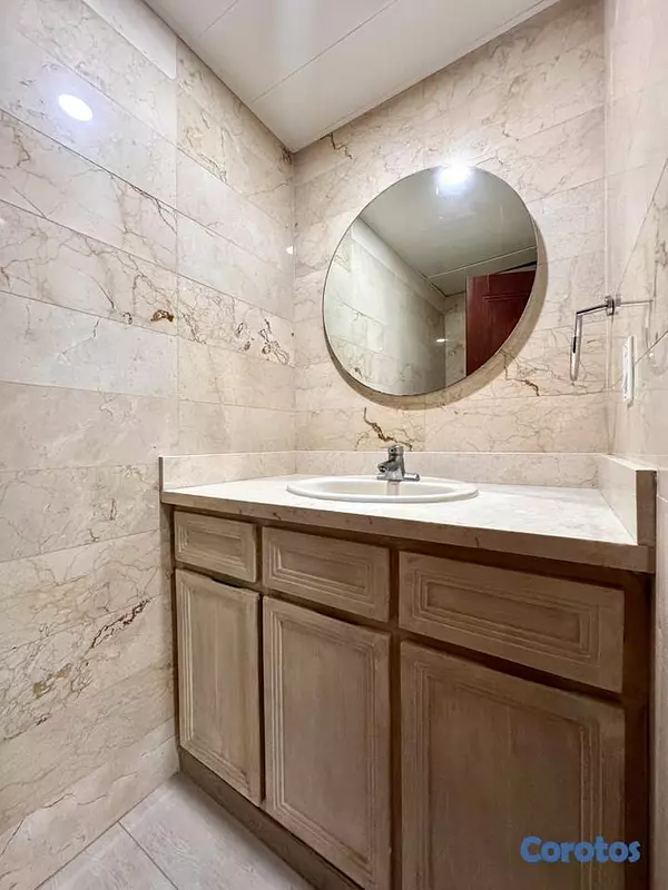 apartamentos - Clásico apt 280 metros alquiler frente Mirador 3