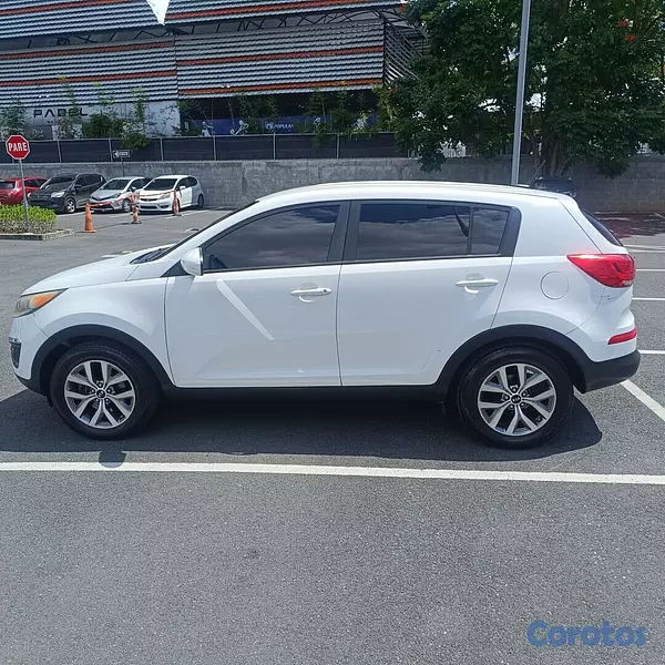 jeepetas y camionetas - Kia Sportage LX Año 2015
RD$700,000 3