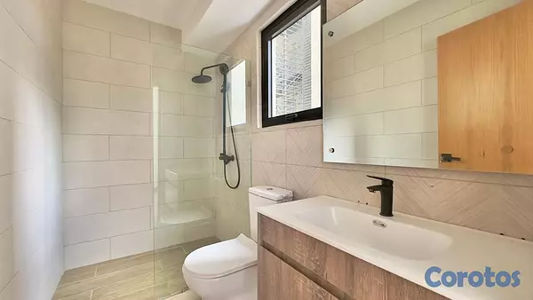 apartamentos - Apartamento Segundo Nivel en Bella Vista Proximo a 2