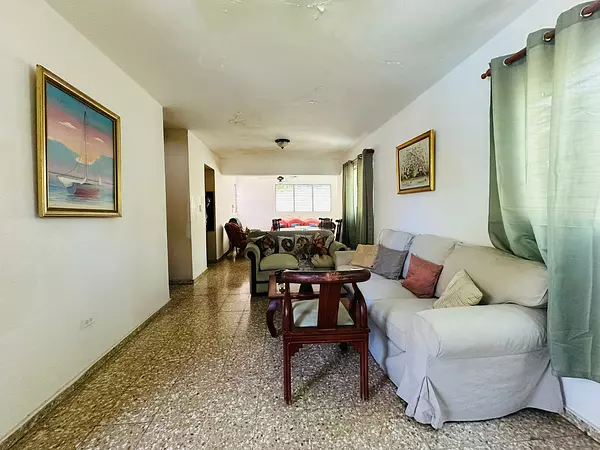 casas - Vendo Casa de dos Niveles  en urb. Fernandez  3