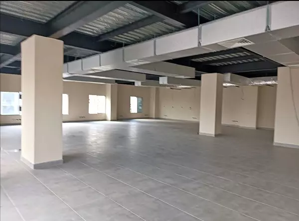 oficinas y locales comerciales - Alquilo Local 453 mts Evaristo Morales 2