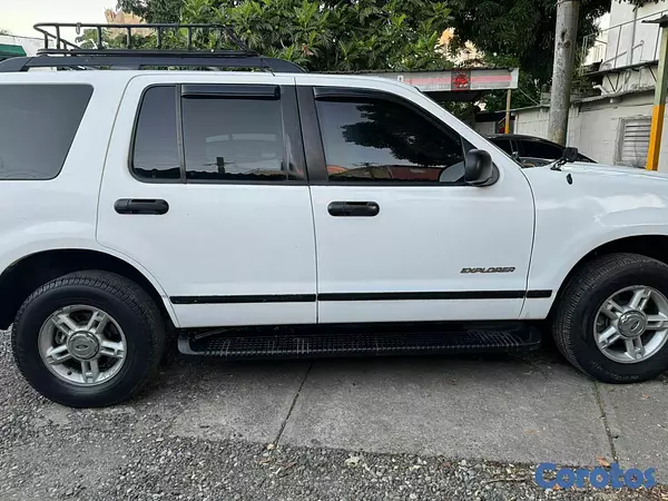 jeepetas y camionetas - Ford Explorer 2005  3