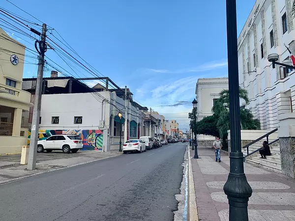 oficinas y locales comerciales - Edificio Historico en Calle del Sol, 211 Mts2 3