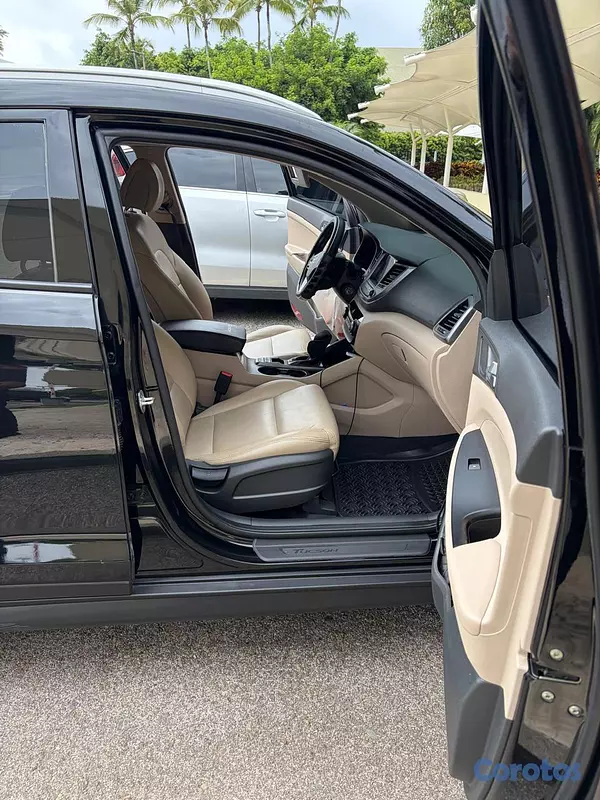 jeepetas y camionetas - Hyundai Tucso en excelentes condiciones 13