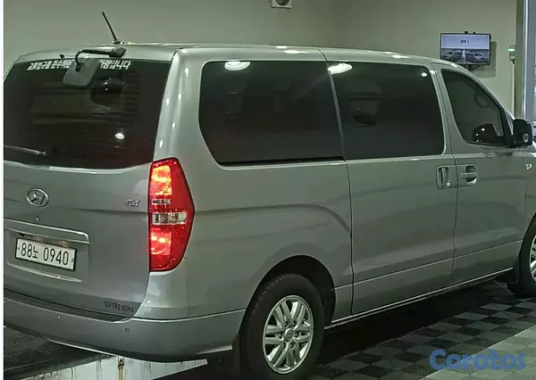 otros vehiculos - HYUNDAI GRAND STAREX 2020 GRIS 4