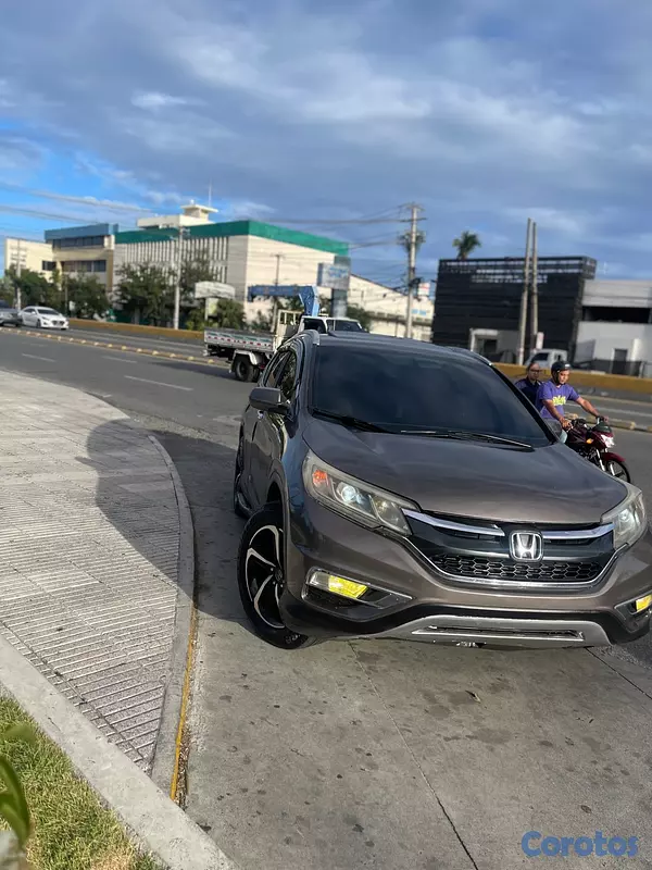 jeepetas y camionetas - Se vende honda CRV 2015 EX 4x4 AWD
Recibo vehículo de menor valor  3