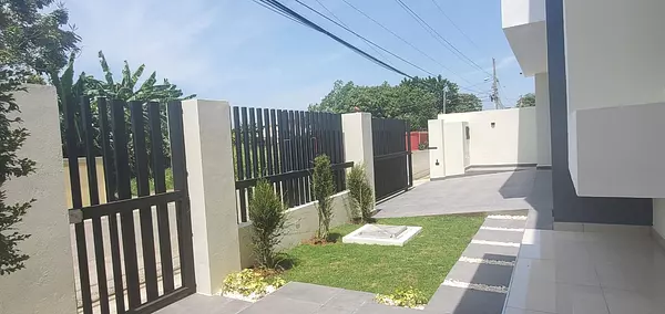 casas - Vivienda Completamente Nueva en Proyecto Cerrado, Ave. 27 de Febrero   1