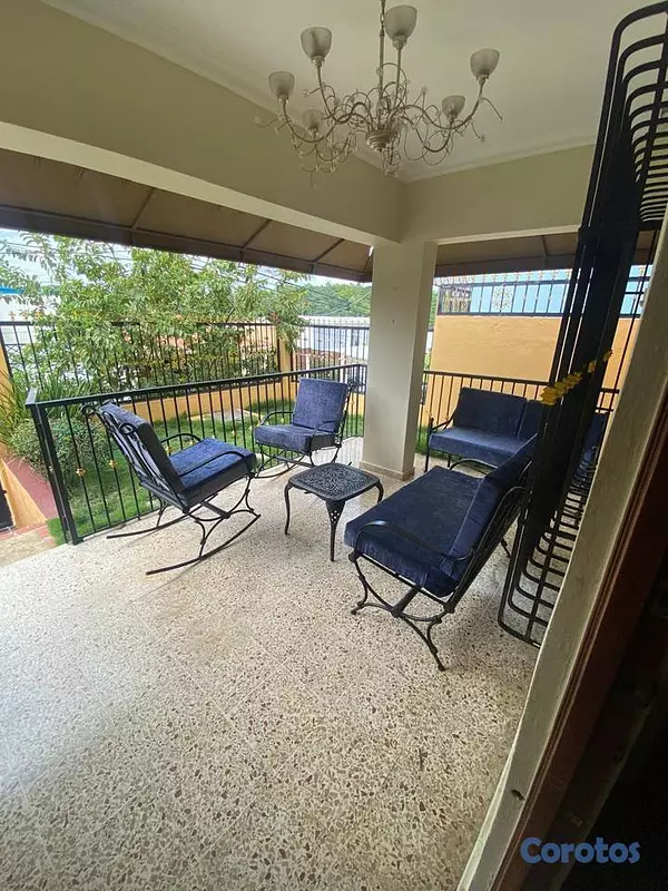 casas - Casa en venta de 3 habitaciones 2 baños en venta e 14