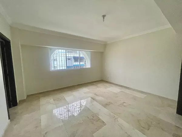 apartamentos - Se vende Penthouse en Urb Real

325mts
 4 Hab
4.5 Baños
3 Parq
 U$$ 330,000 6