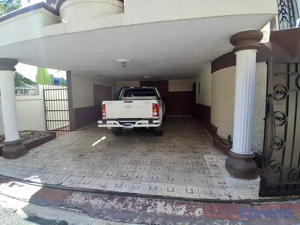 casas - Casa de dos niveles en venta en El Millon 13
