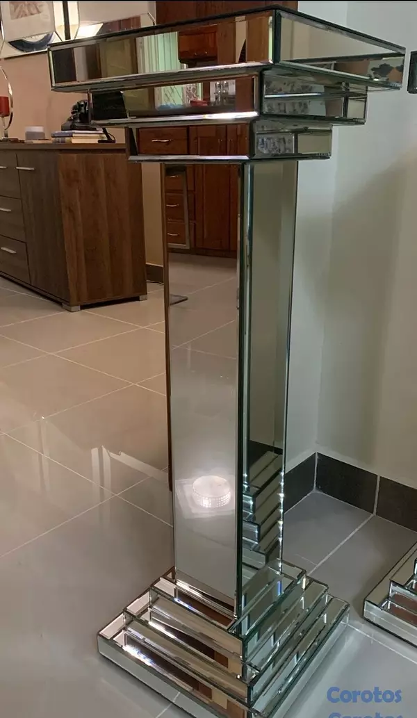 decoración y accesorios - Se vende centro de mesa con repisa y esquineros 12