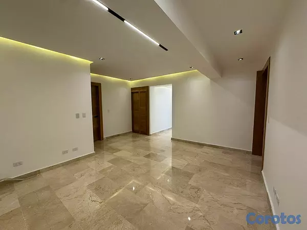 apartamentos - 📍 Alquiler en La Esmeralda, Apartmanto de 3 habita 3