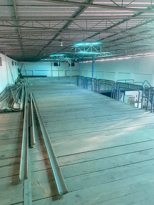 oficinas y locales comerciales - De oportunidad nave en alquiler 4