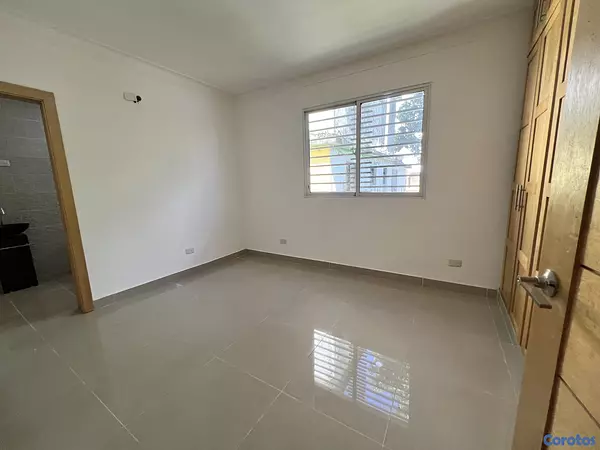 casas - venta de casa con piscina en la autopista de san Isidro brisa oriental  10
