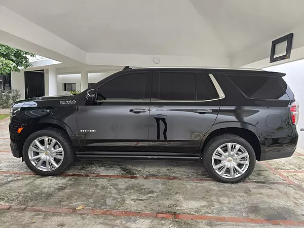 jeepetas y camionetas - CHEVROLET TAHOE HIGH COUNTRY DURAMAX 2023  3