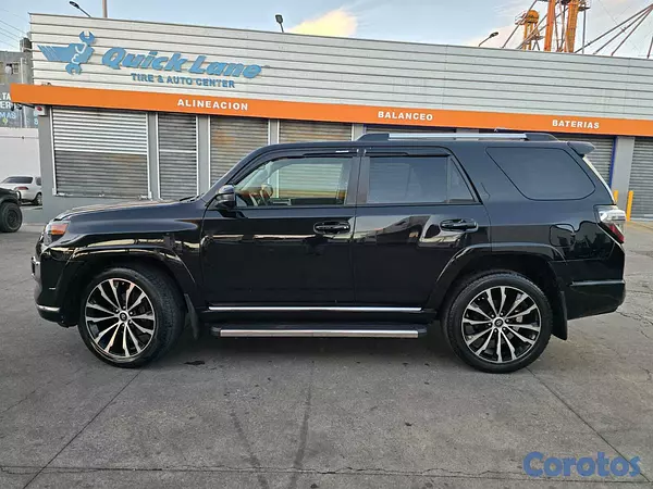 jeepetas y camionetas - OFERTA! TOYOTA 4RUNNER 2020 SR5 EN COMO NUEVA 4