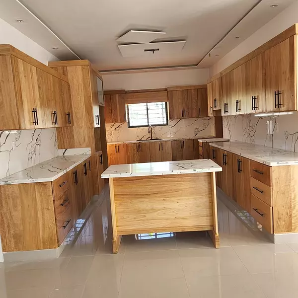 casas - Amplia Vivienda Recien Construida en Ave. 27 de Febrero  5