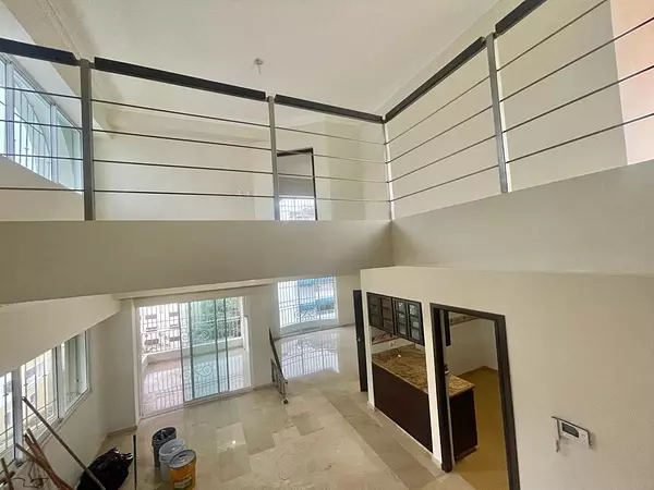 apartamentos - Se vende Penthouse en Urb Real

325mts
 4 Hab
4.5 Baños
3 Parq
 U$$ 330,000 3