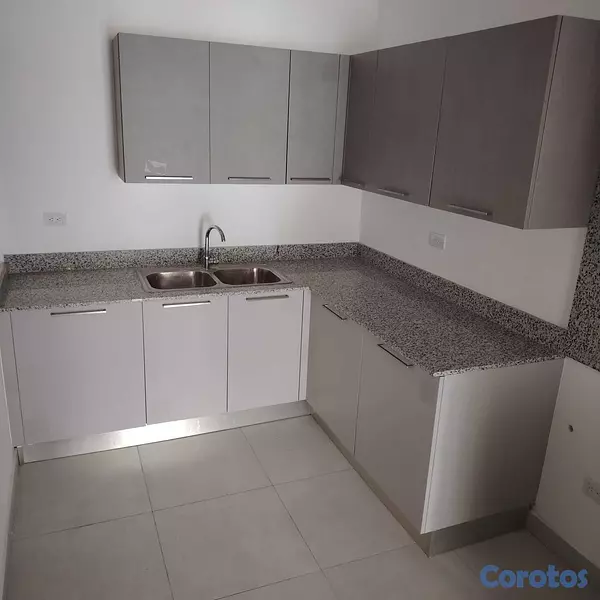 apartamentos - Apartamento en 2do nivel Viejo Arroyo Hondo | Próx 6