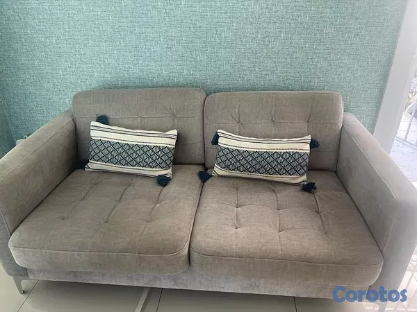 muebles y colchones - Sofá gris moderno en excelente estado – ¡Cómodo y elegante! 1