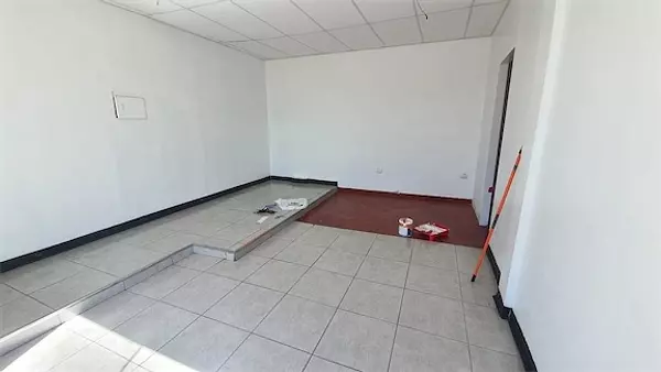 oficinas y locales comerciales - Local comercial Prados 4