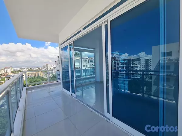 apartamentos -  Apartamento Moderno en Venta en Bella Vista, Piso 9 con vista y área social. 2