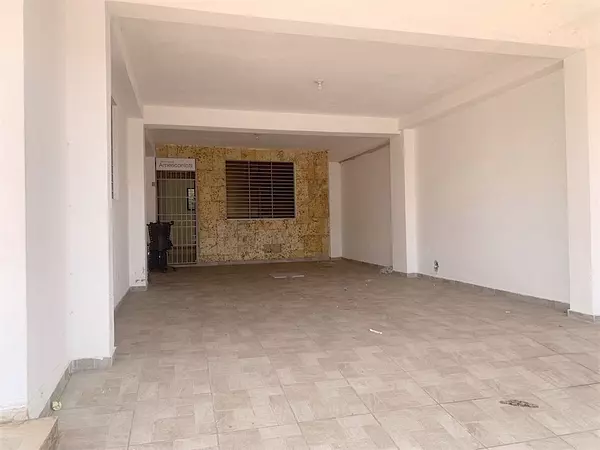 oficinas y locales comerciales - Propiedad amplia y céntrica 10