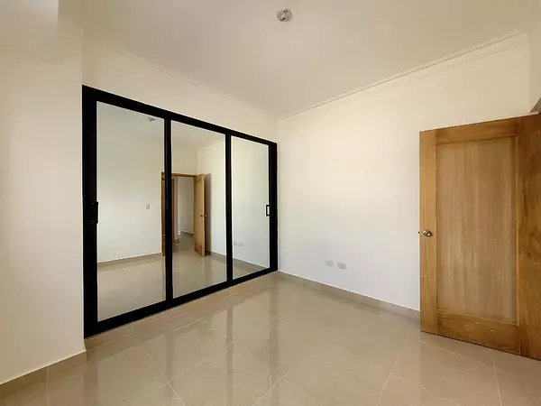 apartamentos - Apartamento en venta Segundo Piso con terraza y parqueos techados (E.O) 3