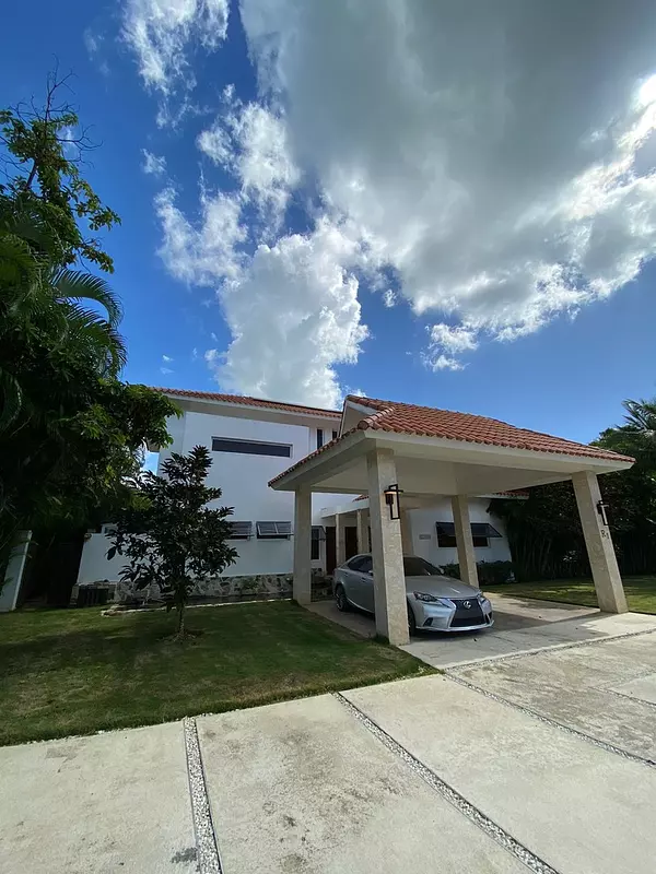 apartamentos - Naco 280,000 USD
3 Habitaciones (Cada una con su baño).
1 habitación de serv.  3