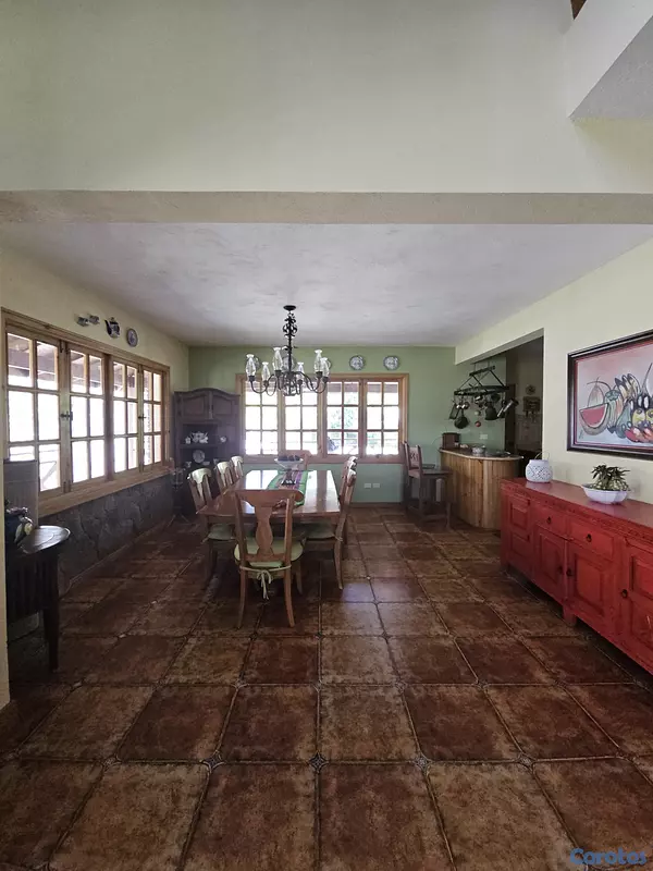casas vacacionales y villas - Villa en venta en la Castilla Constanza, 34 tareas de Tierra. Titulo deslindado  4