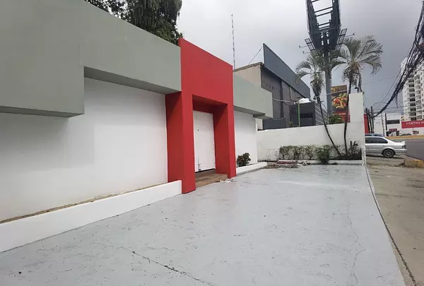 oficinas y locales comerciales - 🔵Alquilo Local para oficina  290 mts 1er piso en Naco
 5