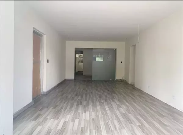 oficinas y locales comerciales - Local céntrico en la evaristo morales  2