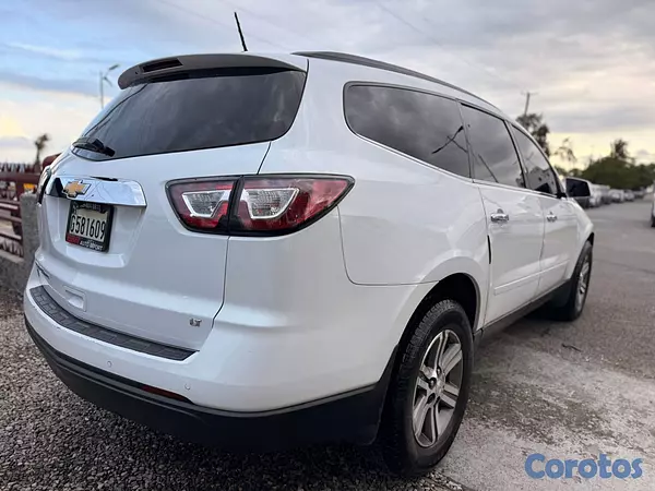 jeepetas y camionetas - Chevrolet Traverse LT AWD Panorámica 2017 4