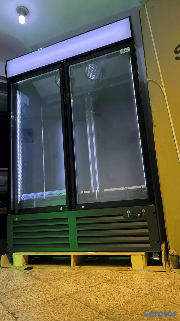 equipos profesionales - freezer exhibidor cervecero Eqio
 3