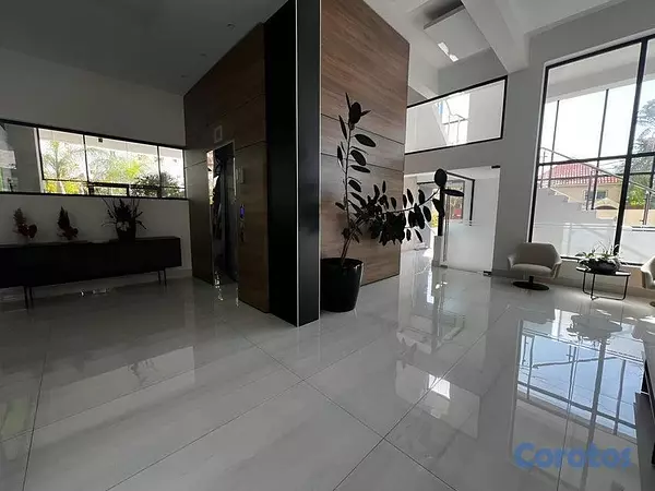 apartamentos - Apartamento en venta en los cacicazgos de de tres habitaciones 2