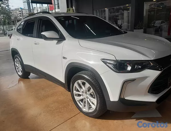 jeepetas y camionetas - CHEVROLET TRACKER LT 2023 con 10.100 Kilometraje  1