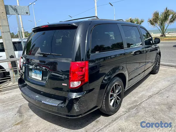 jeepetas y camionetas - Dodge Caravan GT 2017 8