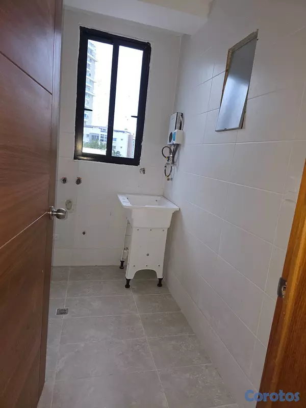 apartamentos - Cacicazgos 2da con Terraza Lujoso Apto. con Acabados de 1era excelente ubicación 10