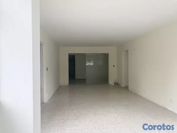 oficinas y locales comerciales - Alquiler local en Evaristo  4
