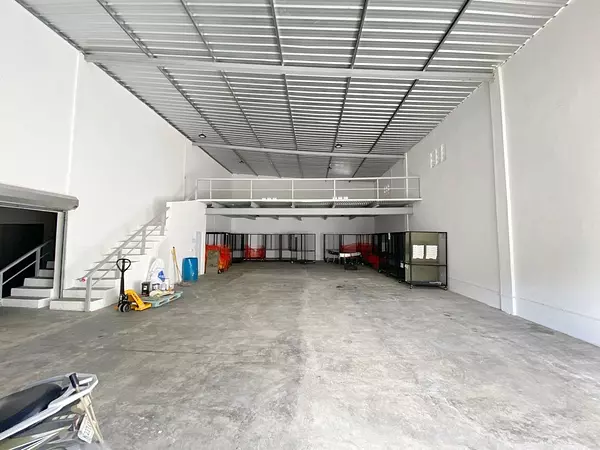 oficinas y locales comerciales - Nave céntrica en Venta  10