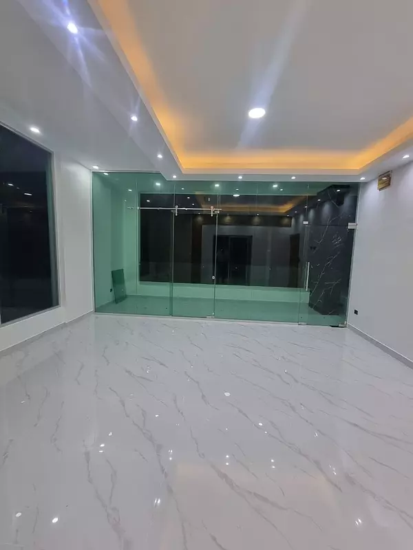 casas - Hermosa Residencia de 2 Niveles en La Vega  3
