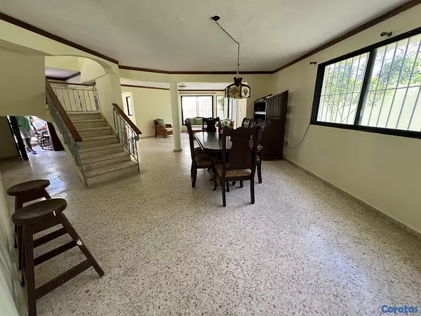 casas - venta de casa en la autopista de san isidro con 332mts Santo Domingo este  10
