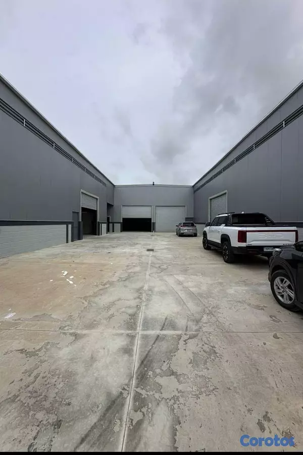 solares y terrenos - Naves comerciales en renta en Bávaro Punta Cana cerca de la Avenida Barceló 2