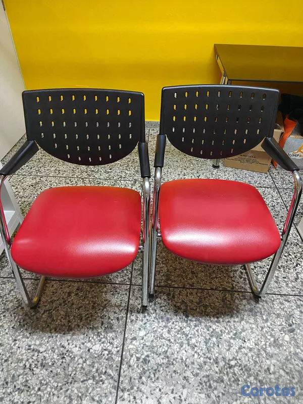 articulos de oficina - Vendo escritorio con tope de vidrio negro y sillas 4