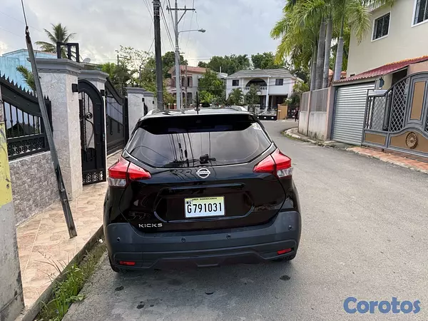 jeepetas y camionetas - Nissan Kicks SR 2020 Negra 5