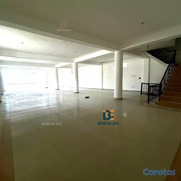 oficinas y locales comerciales - DE VENTA Amplio LOCAL COMERCIAL de Dos Niveles 📍EN 6