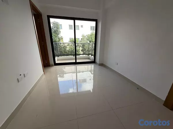 apartamentos - alquiló avenida independencia tercer nivel una habitación 1.5 baño parqueo balcó 2